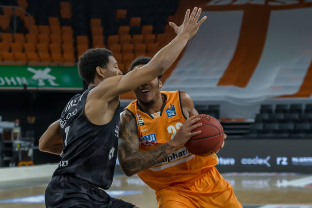 他的高空争 他的高空争