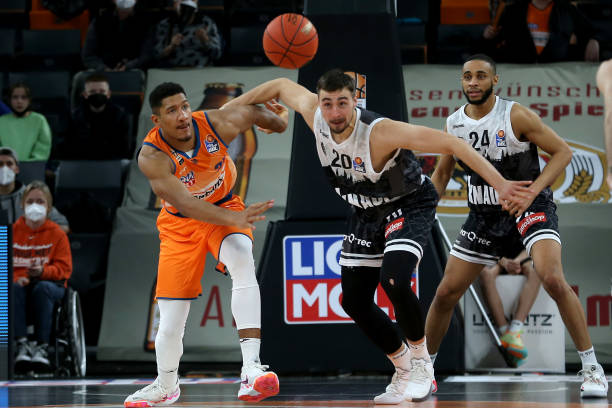 出战术层面 出战术层面